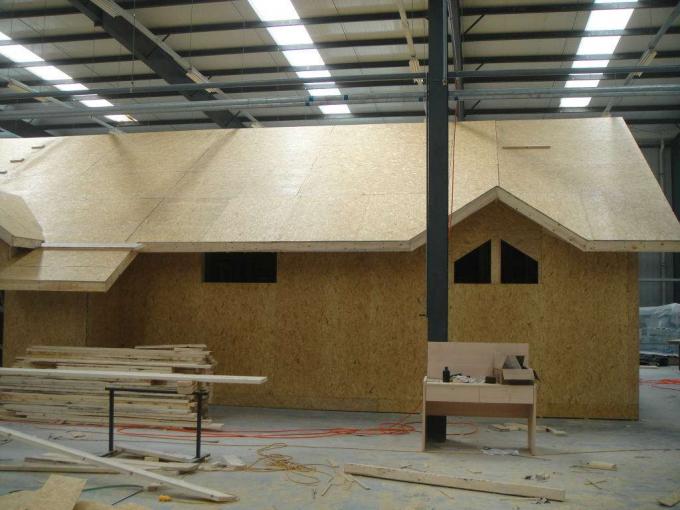 Le minimum tordant la toiture du panneau en bois 15mm OSB/OSB couvre l'application extérieure