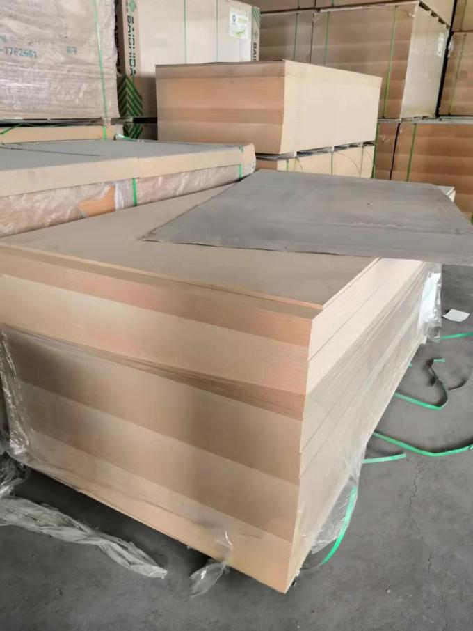 Conseil de forces de défense principale stratifié par fibre de bois pour la décoration 1220*2440mm de meubles de Chambre