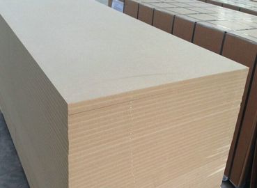 Chine Conseil de forces de défense principale stratifié par fibre de bois pour la décoration 1220*2440mm de meubles de Chambre usine